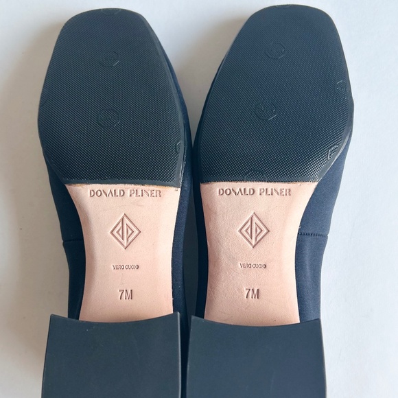 New Donald Pliner Dreww Navy Textile Rubber Outsole Square Toe Pumps size 7 - Picture 10 of 13